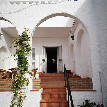 El Capistrano Üdülőközpont Nerja